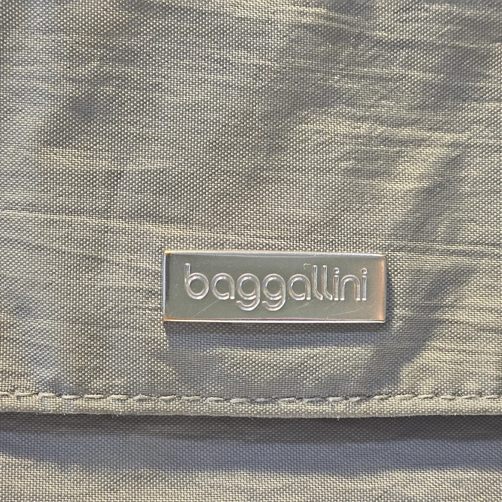 Baggallini Women's Gray Baby Bag